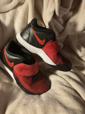 Nike Kyrie Flytrap Sneakers